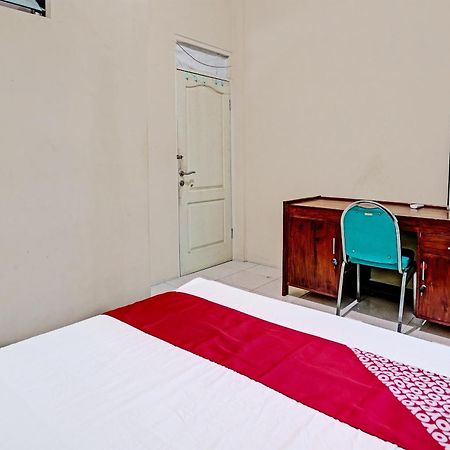 Oyo 91572 Kost Esklusif Barokah Hotel Pasuruan Exterior photo